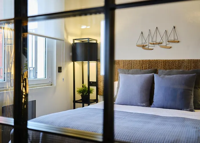 El Amarre - Estilo Náutico En El Puerto Deportivo - Grupo Querbes * Gijón