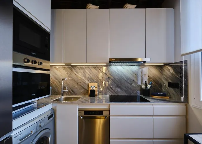 El Amarre - Estilo Náutico En El Puerto Deportivo - Grupo Querbes *