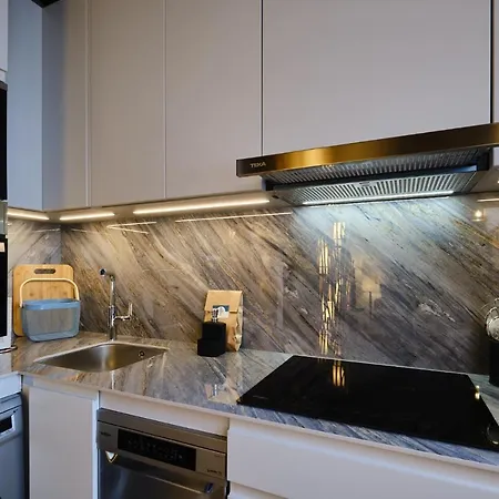 El Amarre - Estilo Nautico En El Puerto Deportivo - Grupo Querbes * Χιχόν